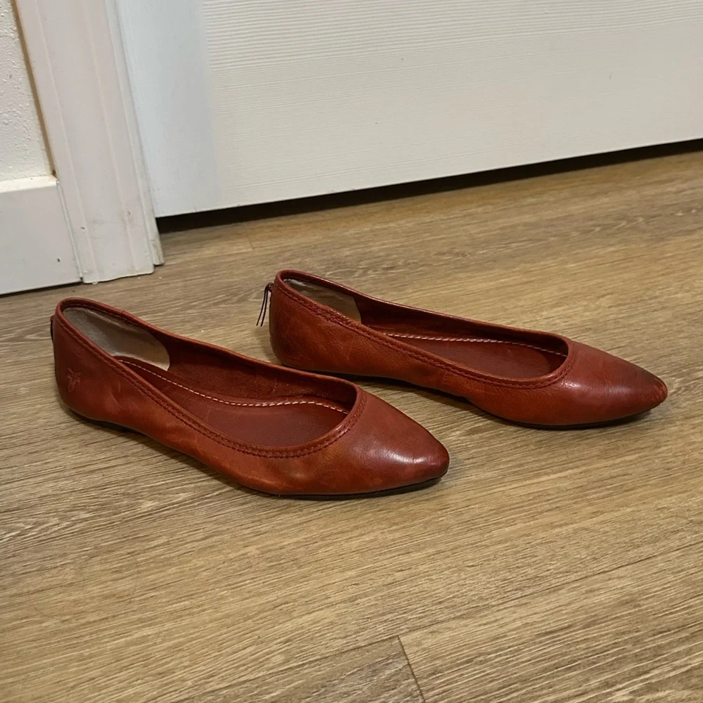 Frye Deep Red Brown Flat with Cushion Women's Size 8